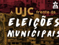 A imagem tem um fundo dividido em duas partes que remetem a diferentes paisagens urbanas: a parte superior é vermelha e apresenta um padrão que evoca prédios urbanos, enquanto a parte inferior é amarelada, representando casas populares típicas de uma favela. À direita, estão os logotipos da UJC (União da Juventude Comunista) e do PCB (Partido Comunista Brasileiro). No canto esquerdo, há uma jovem com um lenço na cabeça e camisa da UJC, levantando o braço em um gesto de protesto ou mobilização, transmitindo uma mensagem de luta. Centralizado na imagem, o texto "ELEIÇÕES MUNICIPAIS" está em letras grandes e brancas, com o título "A UJC frente às" logo acima, onde "UJC" está em destaque com uma cor dourada.