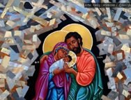 A imagem, intitulada "Christ in the Rubble" e criada pelo artista Kelly Latimore, retrata a Sagrada Família – Maria, José e o menino Jesus – cercada por escombros de uma cidade destruída. Ao fundo, edifícios inclinados e em chamas simbolizam a devastação causada pela guerra, enquanto uma estrela brilhante no céu noturno remete à Estrela de Belém, que guiou os Reis Magos no primeiro Natal.