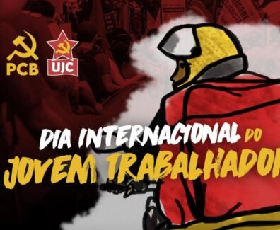 Arte em comemoração ao Dia Internacional da Juventude Trabalhadora, com um entregador de aplicativo de costas e a frase DIA INTERNACIONAL DO JOVEM TRABALHADOR ao centro