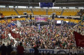 Foto da bienal da UNE 2025. Créditos: @palavrasnubladas / UJC.