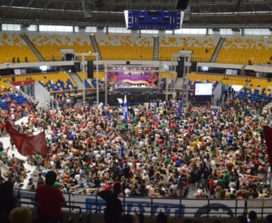 Foto da bienal da UNE 2025. Créditos: @palavrasnubladas / UJC.