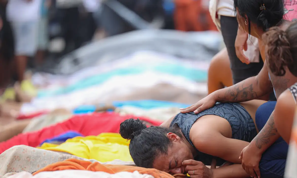 Democracia dos ricos é o estado permanente de guerra aos pobres