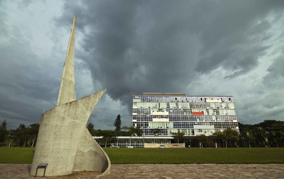 Votar nulo na Consulta à Comunidade Universitária da UFMG