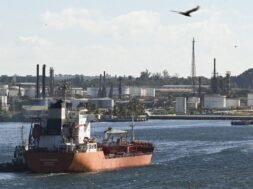 O Ocean Mariner, petroleiro de produtos químicos/petróleo —atualmente navegando sob a bandeira da Libéria— chega ao porto de Havana em 9 de janeiro de 2026.