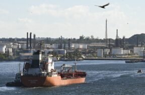O Ocean Mariner, petroleiro de produtos químicos/petróleo —atualmente navegando sob a bandeira da Libéria— chega ao porto de Havana em 9 de janeiro de 2026.